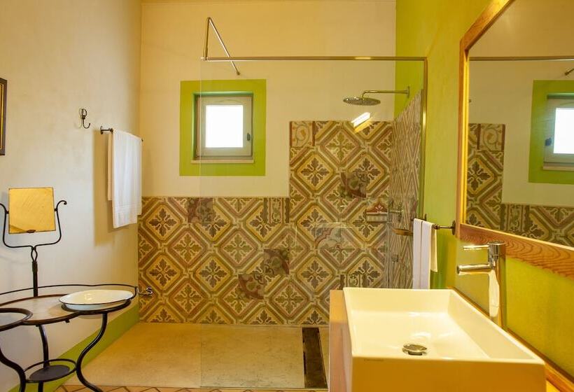 סוויטת ג'וניור דלוקס, Naturalis Bio Resort