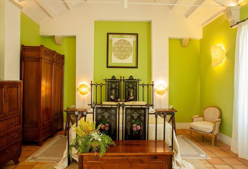 סוויטת ג'וניור דלוקס, Naturalis Bio Resort