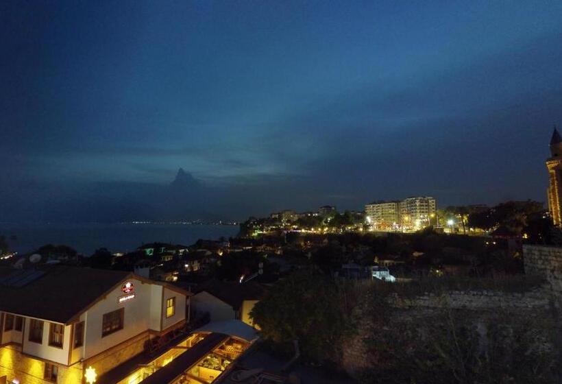 Deluxe Suite Sea View, Patron