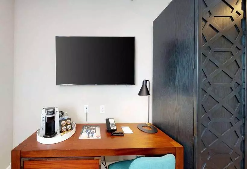 Basic-huone, Petaluma, Tapestry Collection By Hilton