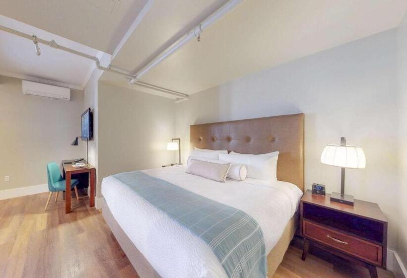 带大床的标准间, Petaluma, Tapestry Collection By Hilton