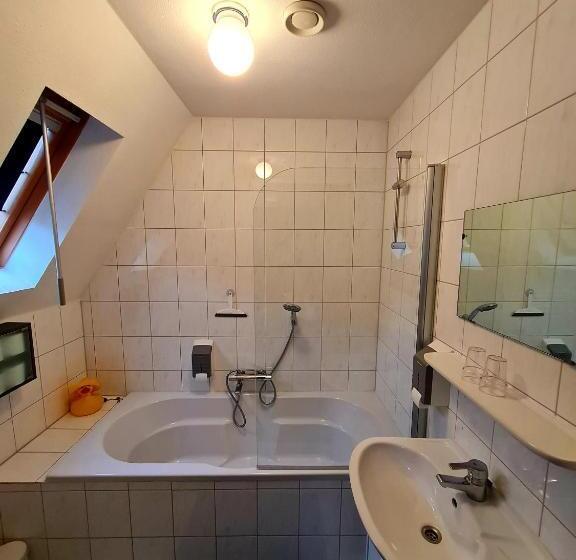 Basic Room, Restaurant 't Trefpunt