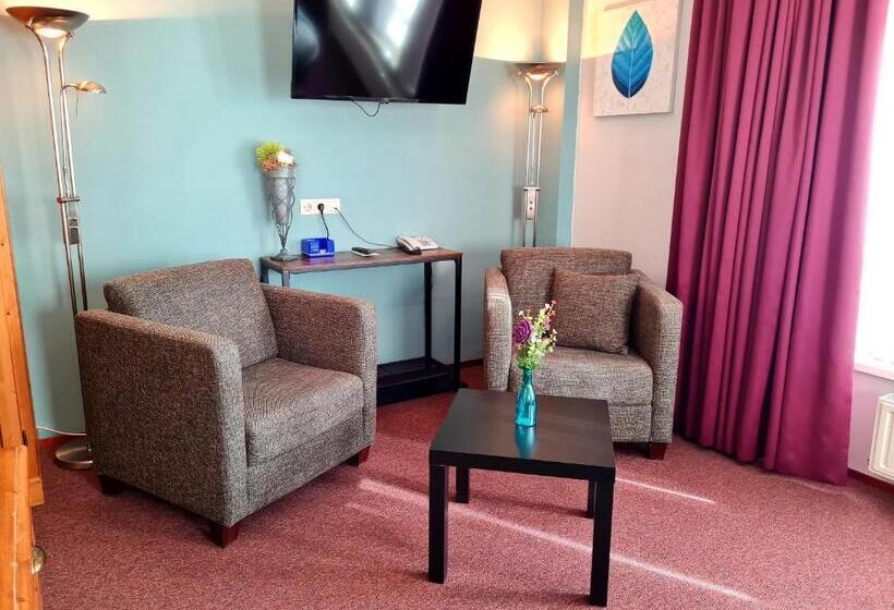 Superior Room King Size Bed, Restaurant 't Trefpunt