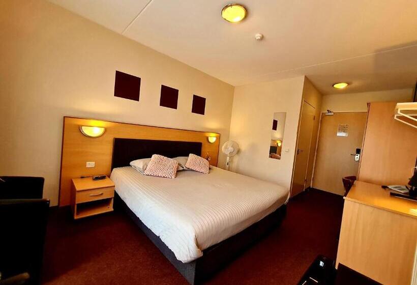 Superior Room King Size Bed, Restaurant 't Trefpunt