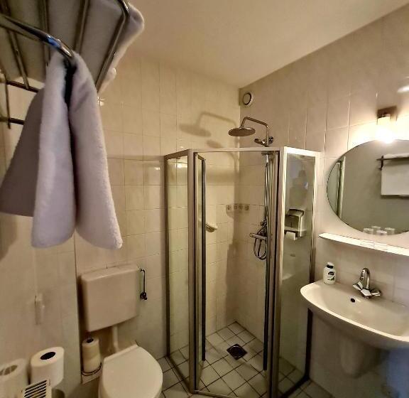 Superior Room King Size Bed, Restaurant 't Trefpunt