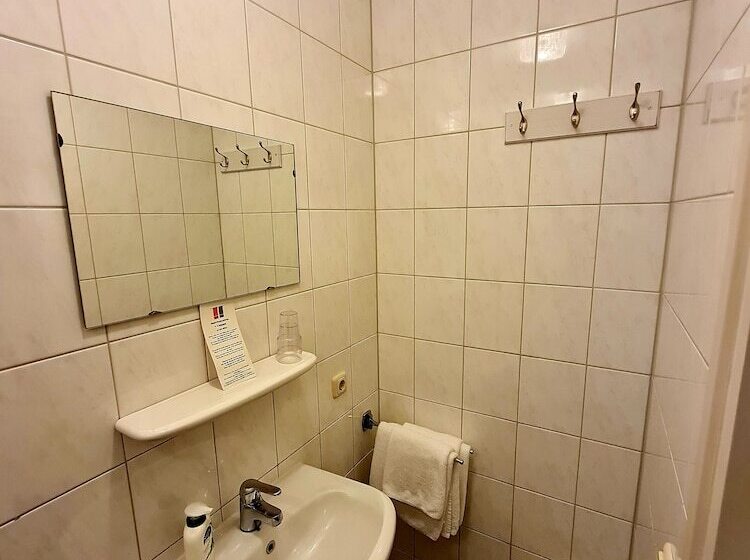 Basic Room, Restaurant 't Trefpunt