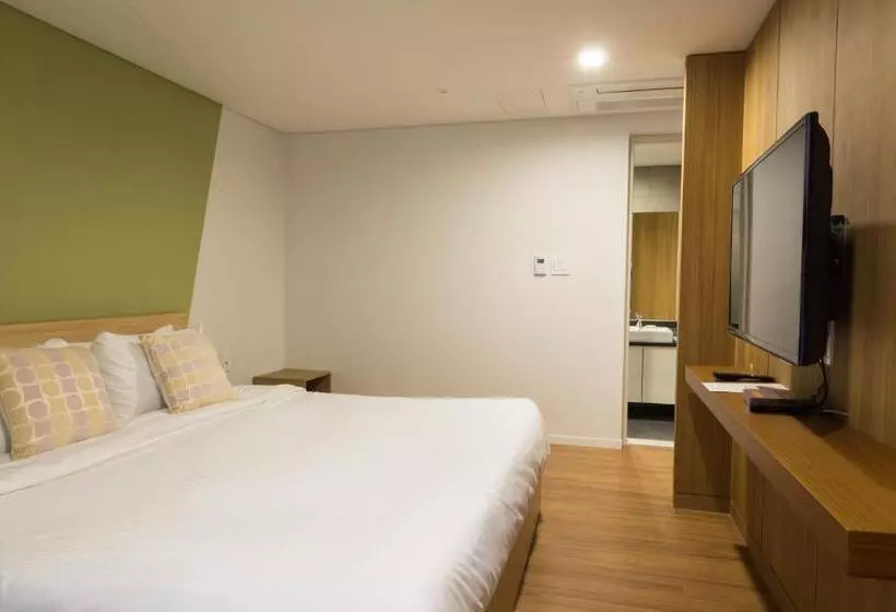 سوییت جونیور, Vistacay Hotel Worldcup
