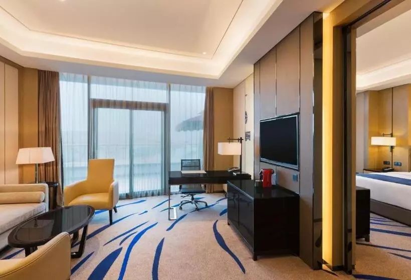 اتاق لوکس با تخت بزرگ, Wyndham Chongqing Yuelai