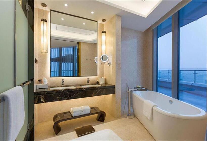Suite Club, Wyndham Chongqing Yuelai