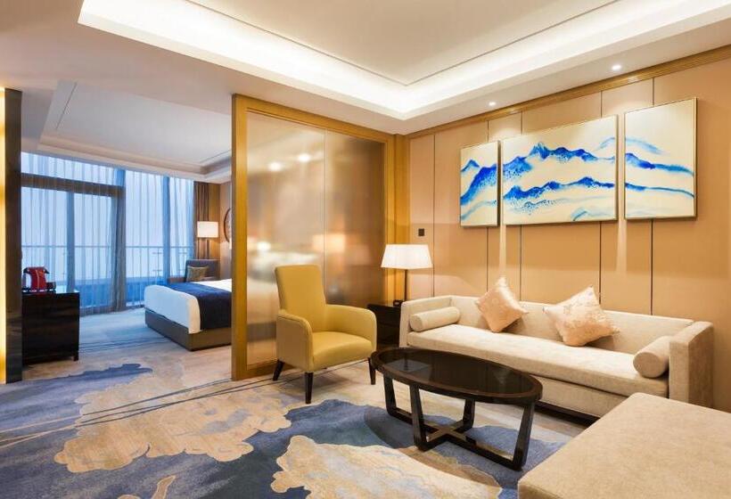 Suite Club, Wyndham Chongqing Yuelai