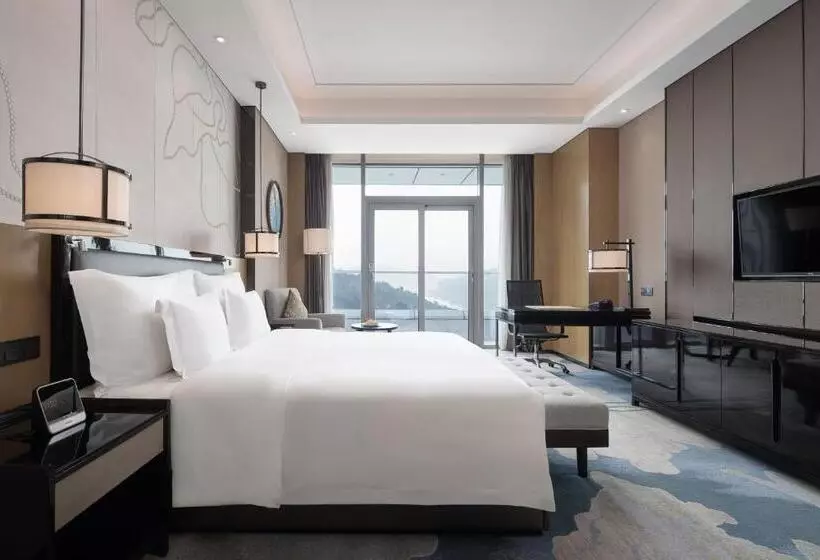 اتاق لوکس با تخت بزرگ, Wyndham Chongqing Yuelai