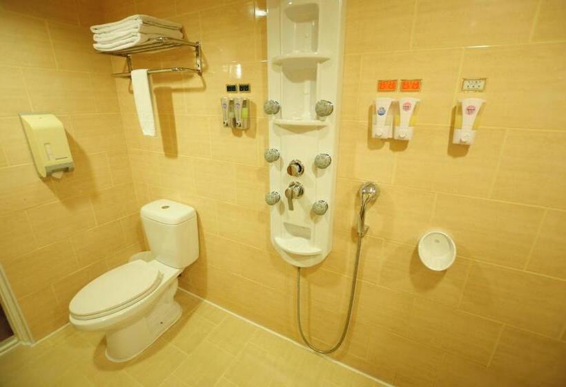 اتاق لوکس سه تخته, Kindness Hotel Wu-jia