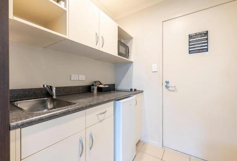 스탠다드 스튜디오, Lake Taupo Motor Inn