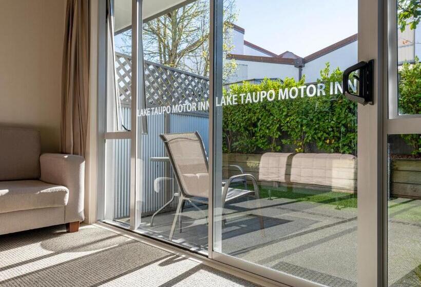 스탠다드 스튜디오, Lake Taupo Motor Inn