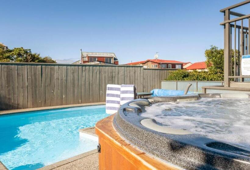 Люкс Deluxe 2 Спальни, Lake Taupo Motor Inn