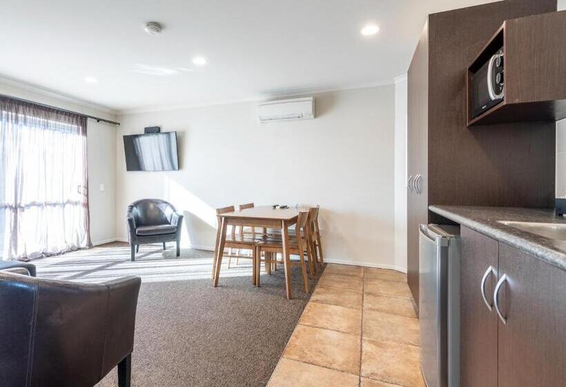 2 베드룸 디럭스 스위트, Lake Taupo Motor Inn