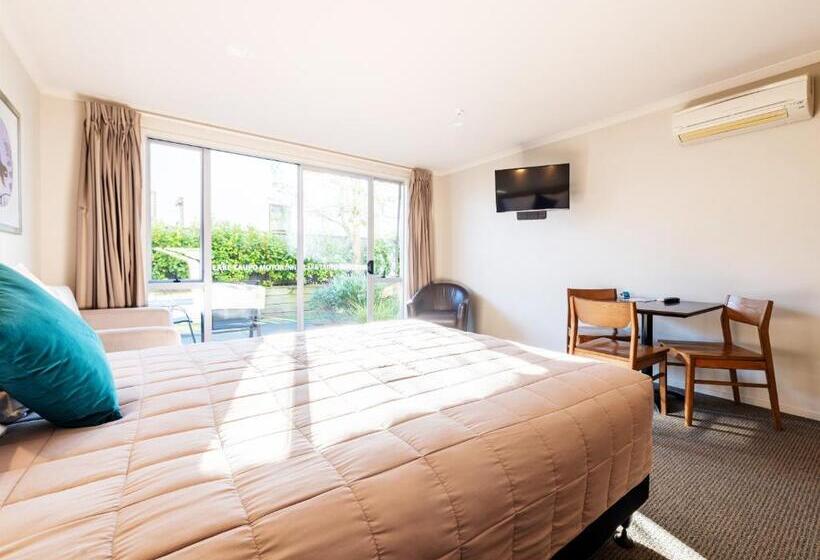 스탠다드 스튜디오, Lake Taupo Motor Inn