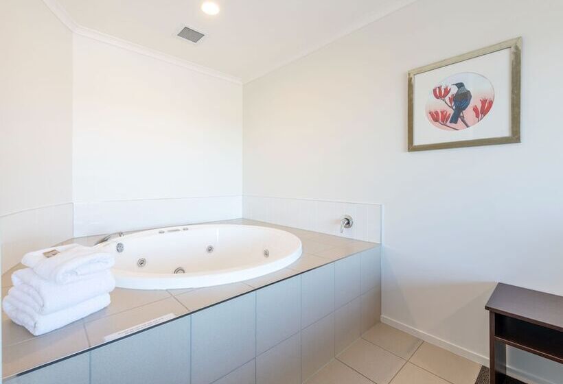 Президентский Люкс, Lake Taupo Motor Inn