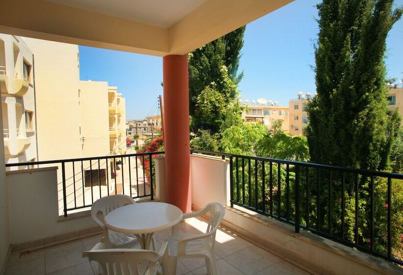 Студио Стандарт Вид на Бассейн, New York Plaza Apartments