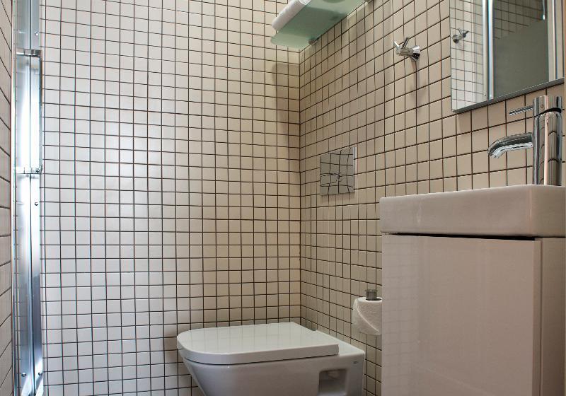 غرفة أساسية, Riversuites