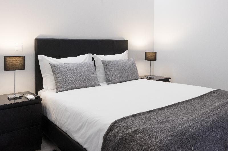 شقة غرفة واحدة, Riversuites