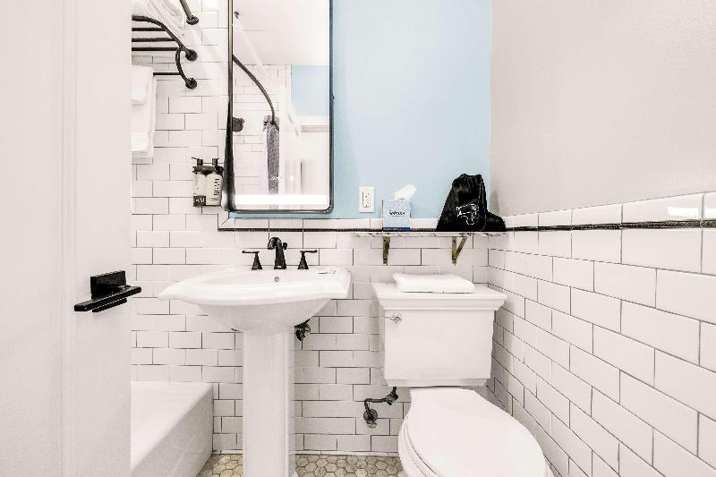 带大床的标准间, Petaluma, Tapestry Collection By Hilton