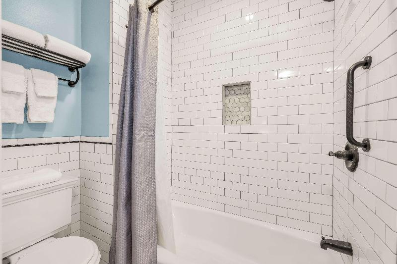 带大床的标准间, Petaluma, Tapestry Collection By Hilton