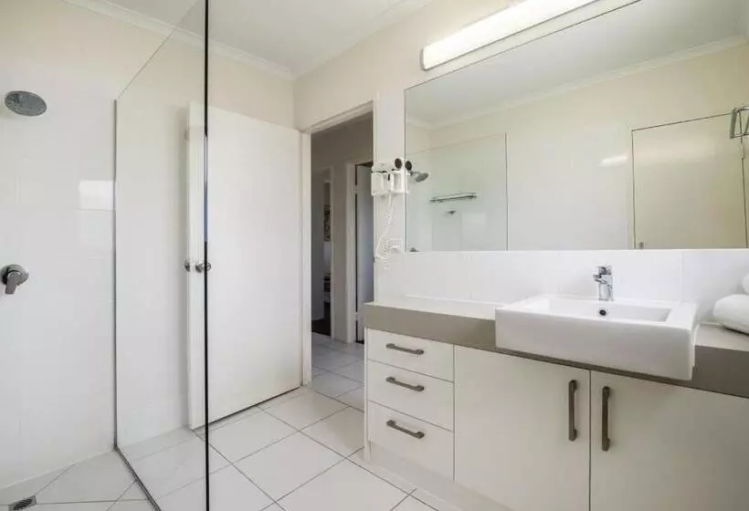 2 Bedroom Apartment with Views, Sunseeker Lodge