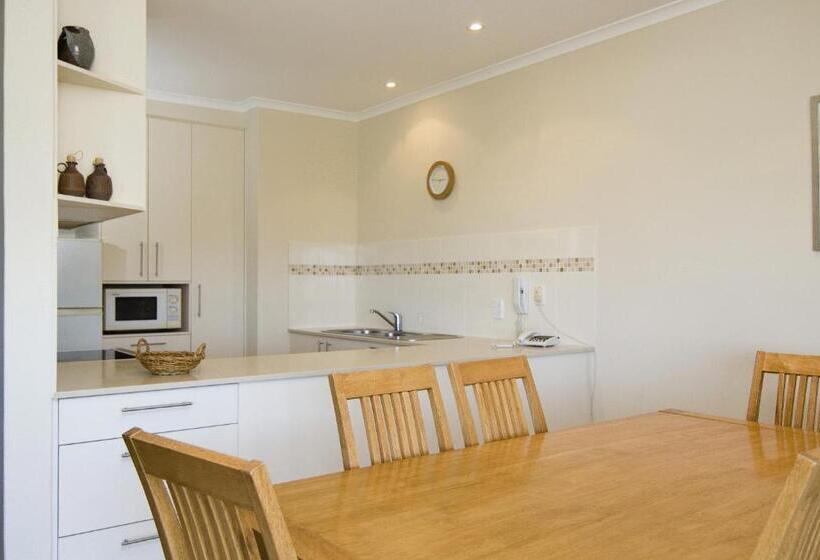 2 Bedroom Apartment with Views, Sunseeker Lodge