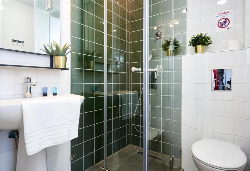 Quarto Triplo Standart, The Post Hostel Jerusalem