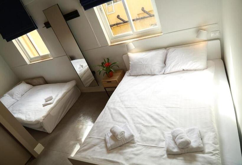 Quarto Triplo Standart, The Post Hostel Jerusalem