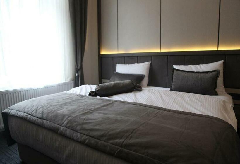 חדר דלוקס, Münden