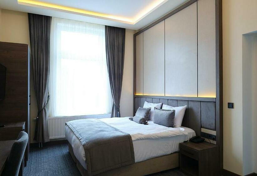 חדר דלוקס, Münden