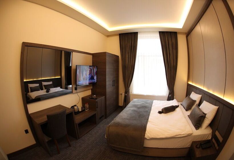 חדר דלוקס, Münden