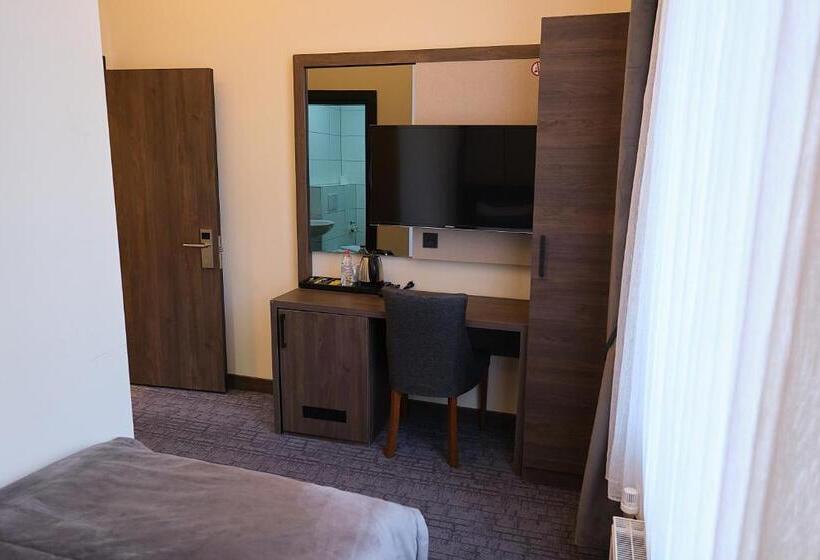 חדר סטנדרט יחיד, Münden