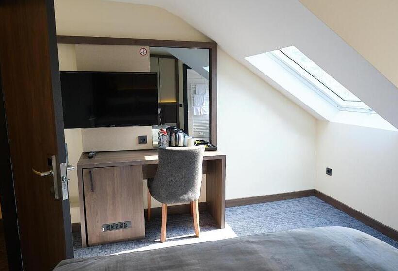 חדר סטנדרט, Münden