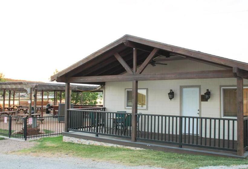 בקתה סטנדרטית, Fox Hollow Resort