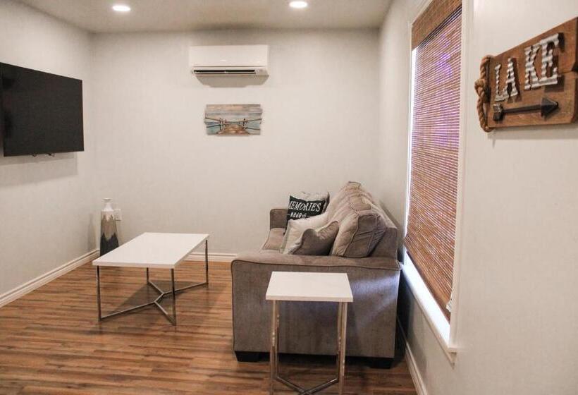 Suite with lake view, Fox Hollow Resort