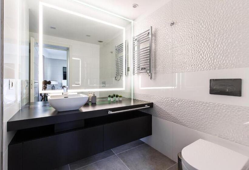 Huoneisto 1 Makuuhuone Terassi, Villa Alexandra Luxury Apartments By Sweet Inn