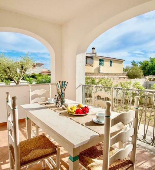 דירת חדר, Isa Appartaments In Orosei With Air Conditioning