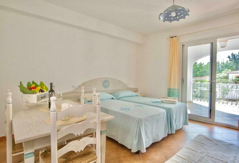 דירת חדר, Isa Appartaments In Orosei With Air Conditioning