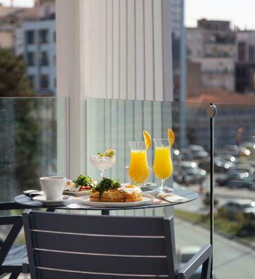 Comfort room with city view, 1910 Lifestyle
