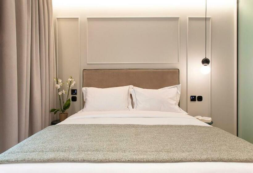 Comfort room with city view, 1910 Lifestyle