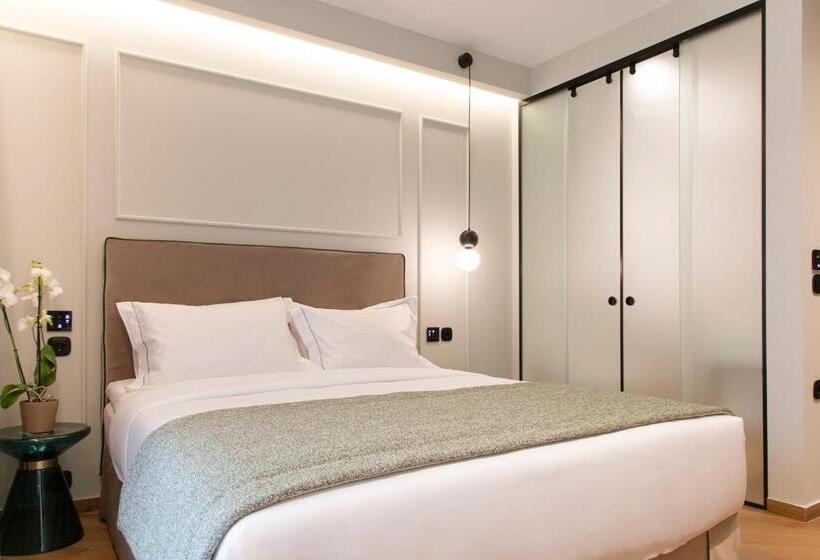 Comfort room with city view, 1910 Lifestyle