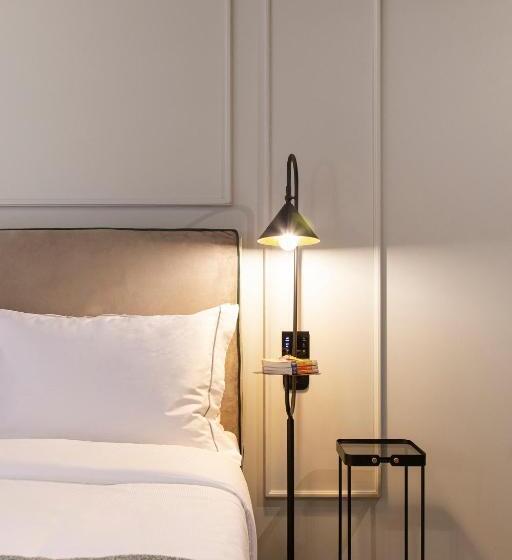 Comfort room with city view, 1910 Lifestyle