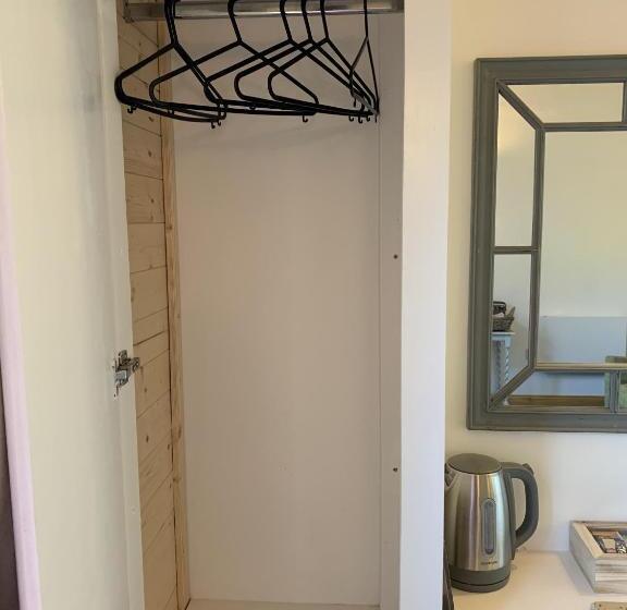 شاليه غرفة نوم واحدة, The Farm Barn