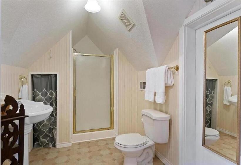 جناح ديلوكس, Four Winds Victorian Venue & Suites