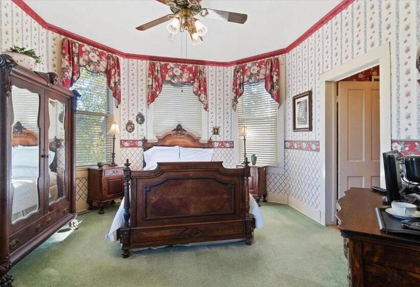 Студия Deluxe, Four Winds Victorian Venue & Suites