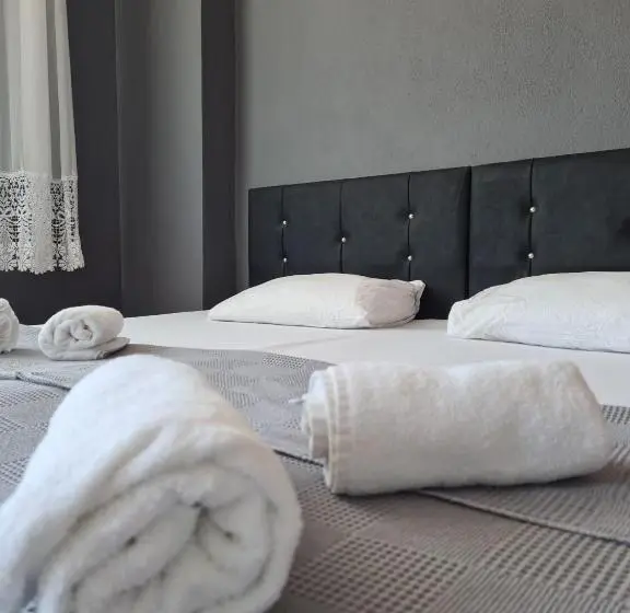 Standard Kolmen Hengen Huone, Sword Otel