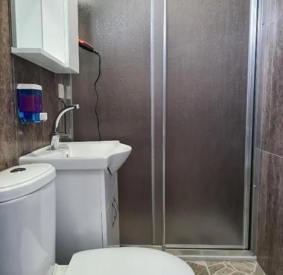 Standard Kolmen Hengen Huone, Sword Otel